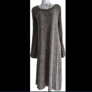 Avenue Sweater dress with open sleeves studs on the collar. Gray Size 22/24